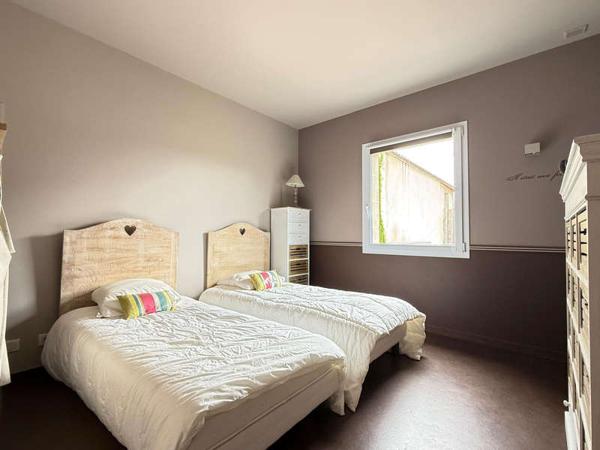 NESMY / Vente Maison 7 Pièces 211 m²