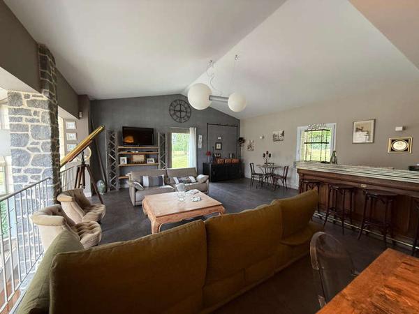 NESMY / Vente Maison 7 Pièces 211 m²