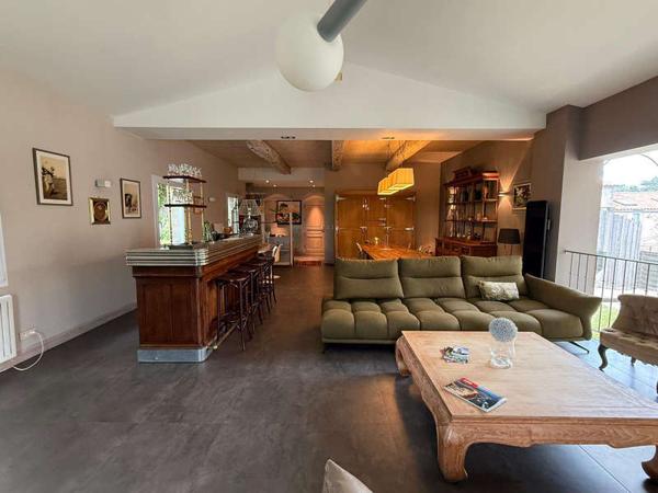 NESMY / Vente Maison 7 Pièces 211 m²