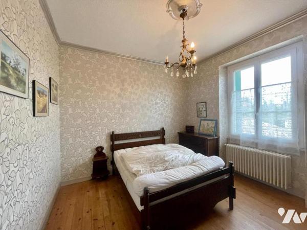 Maison familiale avec piscine et possibilité de deux logements – Quartier recherché