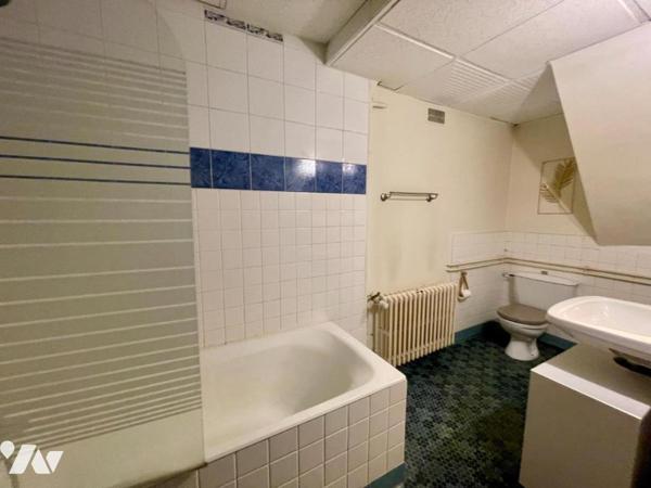 Maison familiale avec piscine et possibilité de deux logements – Quartier recherché
