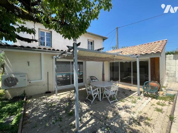 Maison familiale avec piscine et possibilité de deux logements – Quartier recherché