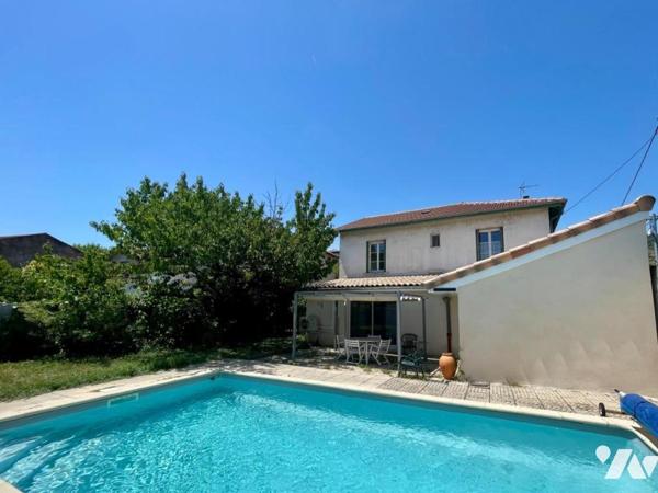 Maison familiale avec piscine et possibilité de deux logements – Quartier recherché