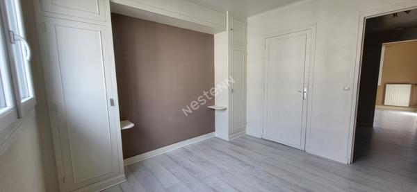 Nantes Hippodrome proche vallée du Cens : En vente ! T3 exposé balcon Sud, 2 chambres, ascenseur, cave et parking s/sol.