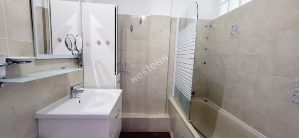 Nantes Hippodrome proche vallée du Cens : En vente ! T3 exposé balcon Sud, 2 chambres, ascenseur, cave et parking s/sol.