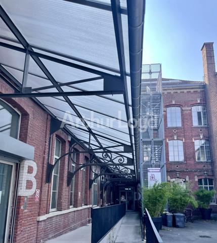 Bureaux lumineux et modulables à louer dans un immeuble sécurisé avec cahet et accessible - Zone Franche de Roubaix