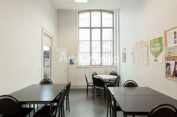 Bureaux lumineux et modulables à louer dans un immeuble sécurisé avec cahet et accessible - Zone Franche de Roubaix