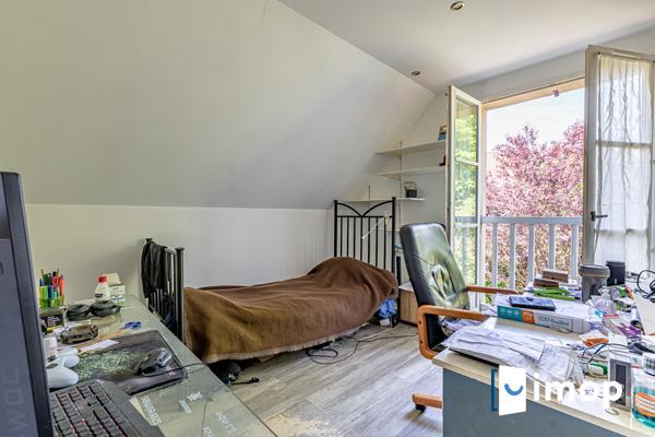 Maison familiale avec piscine et beaux volumes – Terrain de 1135 m²