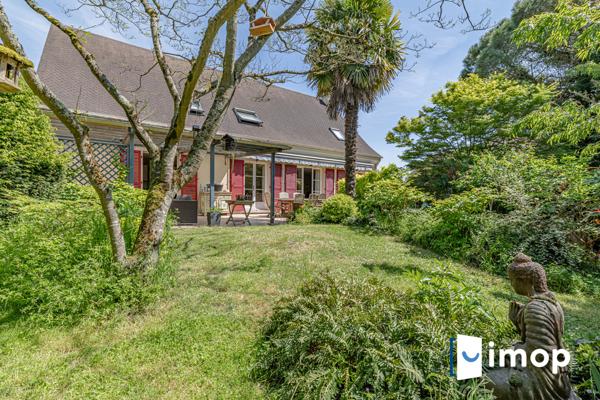 Maison familiale avec piscine et beaux volumes – Terrain de 1135 m²