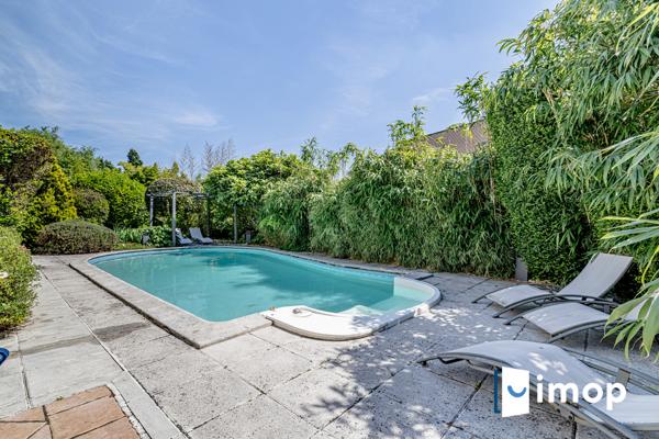 Maison familiale avec piscine et beaux volumes – Terrain de 1135 m²