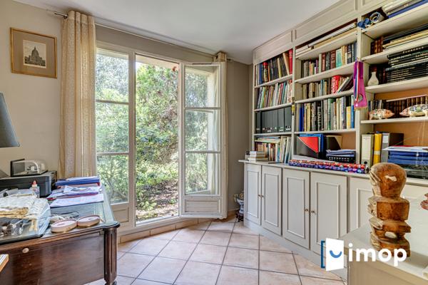 Maison familiale avec piscine et beaux volumes – Terrain de 1135 m²