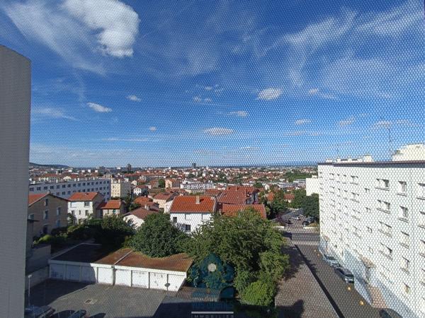 Appartement 3 pièces avec balcons, garage, stationnement et cave