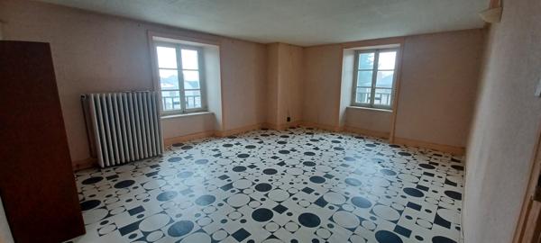 Immeuble 13 pièces - 316 m²