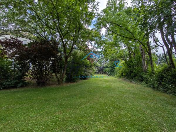 Calme, confort et commodités : découvrez ce T3 au cœur d’une résidence arborée