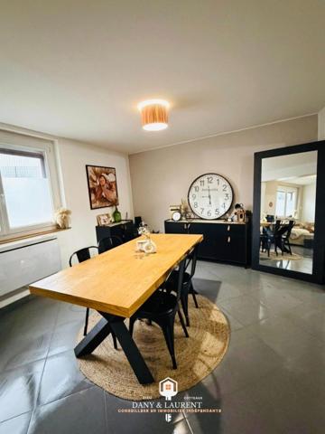 jolie maison famillialle entièrement rénové avec un trés beau jardin