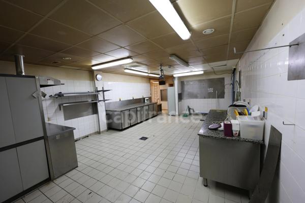 À vendre – Local commercial au cœur du plus grand marché de Poitiers