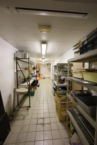 À vendre – Local commercial au cœur du plus grand marché de Poitiers