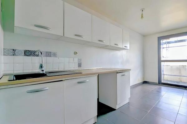 Appartement au dernier étage avec balcon