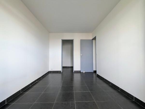 Appartement au dernier étage avec balcon