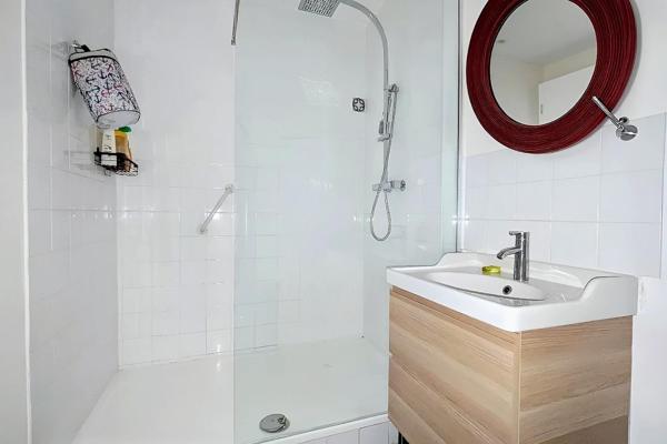 Appartement au dernier étage avec balcon