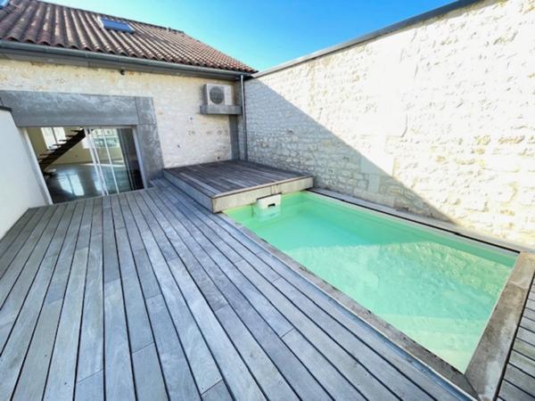 Loft neuf avec piscine et 4 chambres