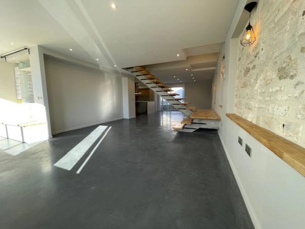 Loft neuf avec piscine et 4 chambres