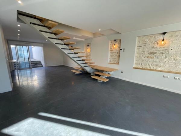 Loft neuf avec piscine et 4 chambres