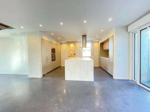 Loft neuf avec piscine et 4 chambres