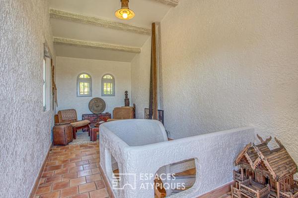 Dans un écrin de verdure, maison de caractère avec vue panoramique