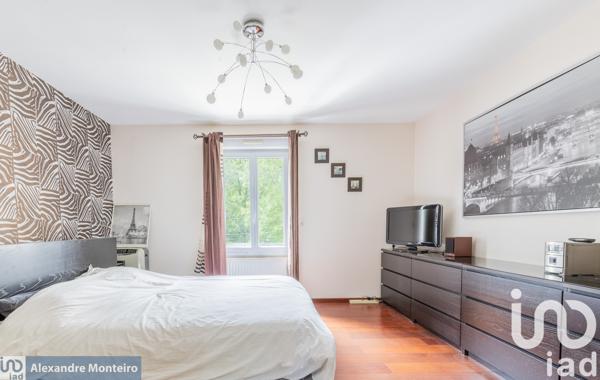 Maison à vendre 8 pièces 180 m² Mandres-les-Roses