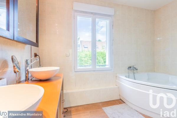 Maison à vendre 8 pièces 180 m² Mandres-les-Roses