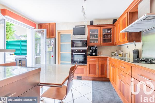 Maison à vendre 8 pièces 180 m² Mandres-les-Roses