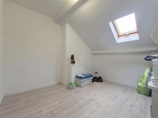 Lillers - Maison de ville d'environ 60m² offrant,