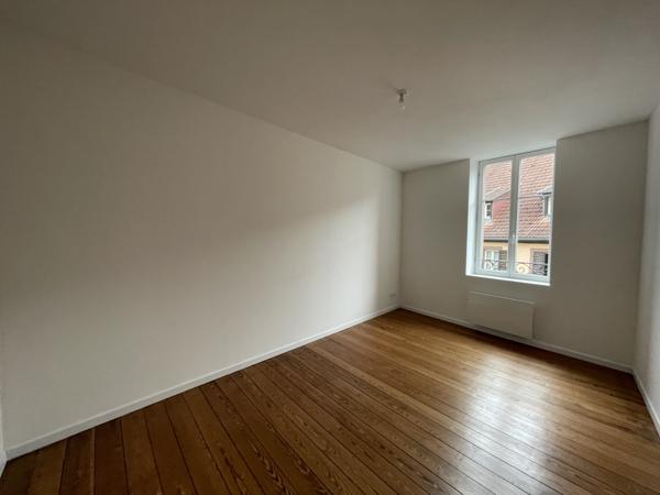 Appartement
                                                                                                                                                                                                                                                                                                                        3 pièce(s)                                                                                                                                                                                                          2 chambre(s)                                                                                                                                                                                                          57.84  m²