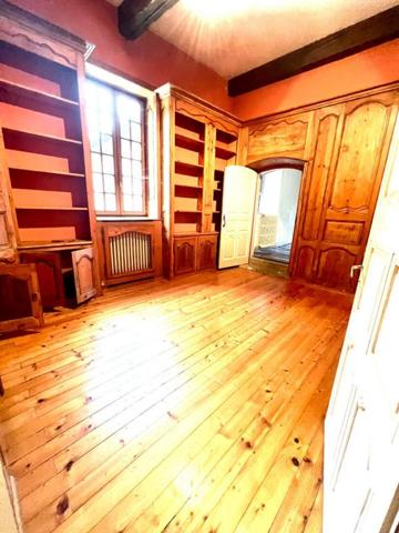 73100-Manoir historique,ancien château Mouxy  (comtes de LOCHE ) + terrain 8484 m2  + option de construire 2 lots