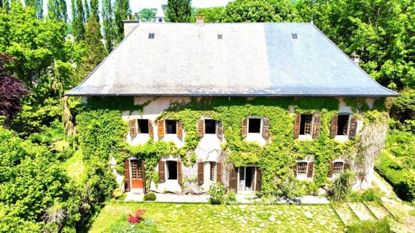 73100-Manoir historique,ancien château Mouxy  (comtes de LOCHE ) + terrain 8484 m2  + option de construire 2 lots