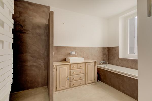 Marseille (13007) // Maison avec terrasses, cour, atelier et studio indépendant – Vue imprenable sur la Bonne Mère//