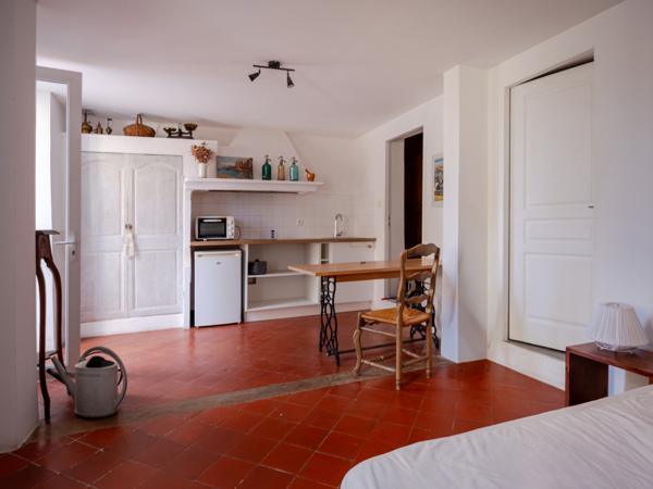 Marseille (13007) // Maison avec terrasses, cour, atelier et studio indépendant – Vue imprenable sur la Bonne Mère//