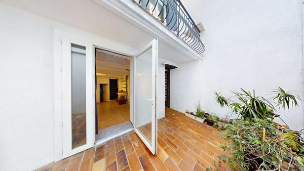 Marseille (13007) // Maison avec terrasses, cour, atelier et studio indépendant – Vue imprenable sur la Bonne Mère//