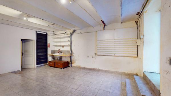 Marseille (13007) // Maison avec terrasses, cour, atelier et studio indépendant – Vue imprenable sur la Bonne Mère//