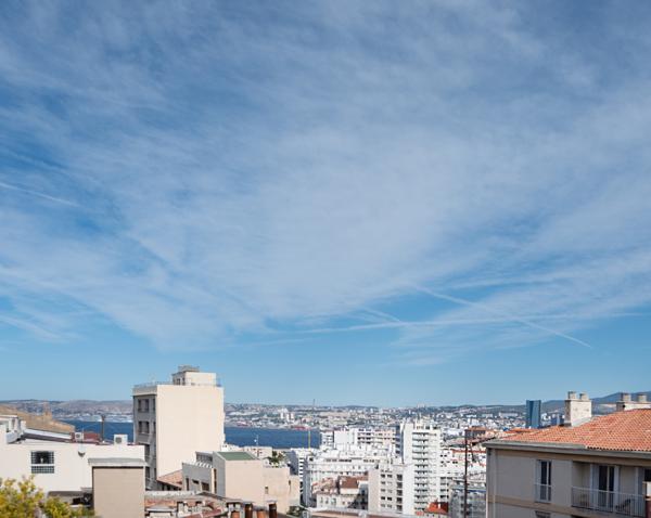 Marseille (13007) // Maison avec terrasses, cour, atelier et studio indépendant – Vue imprenable sur la Bonne Mère//