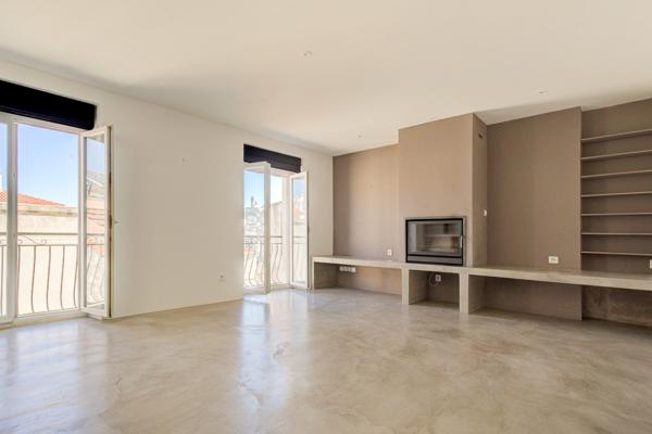 Marseille (13007) // Maison avec terrasses, cour, atelier et studio indépendant – Vue imprenable sur la Bonne Mère//