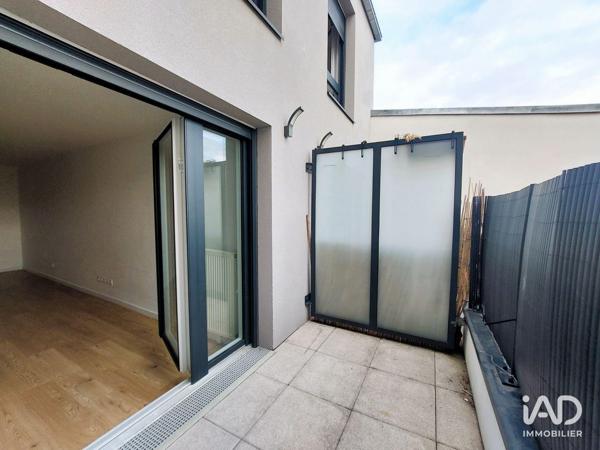 Location appartement 3 pièces 66 m² Aubervilliers
