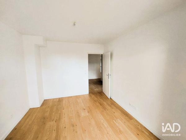 Location appartement 3 pièces 66 m² Aubervilliers