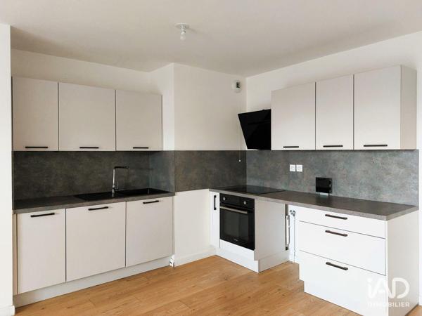 Location appartement 3 pièces 66 m² Aubervilliers