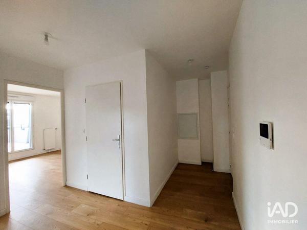 Location appartement 3 pièces 66 m² Aubervilliers