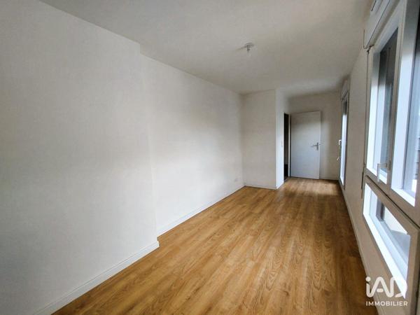 Location appartement 3 pièces 66 m² Aubervilliers