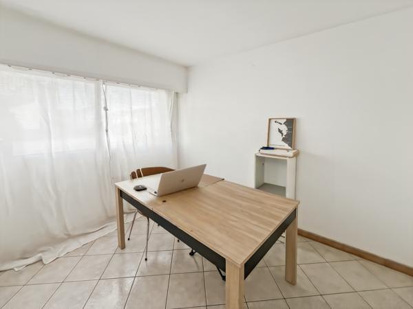 Maison
         5 pièces
        - 81 m² 270 000 € *