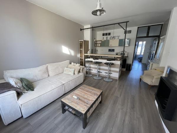 Appartement
                                                                                                                                                                                                                                                                                                                        3 pièce(s)                                                                                                                                                                                                          2 chambre(s)                                                                                                                                                                                                          48.64  m²