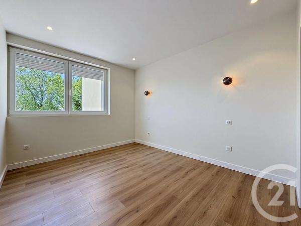 Appartement F5 à vendre  5 pièces - 135,01 m 2   MONTBELIARD  - 25